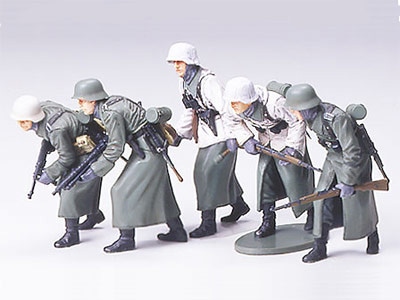 Tamiya 1/35 German Assault Infantry (Winter) # 35256