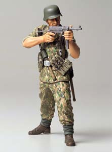 Tamiya WWII German Elite Infantry Man 1/16 36303