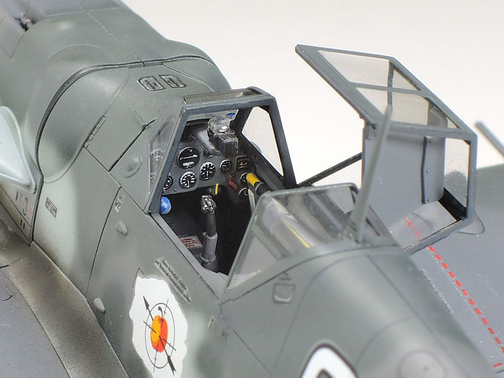 Tamiya MESSERSCHMITT BF 109G-6 1/48 61117