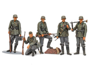 TAMIYA GERMAN INFANTRY SET MID WWII 1/35 35371