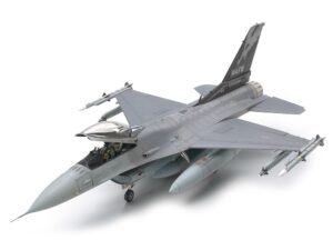Tamiya F-16C (Black 25/32) 1/48 61101