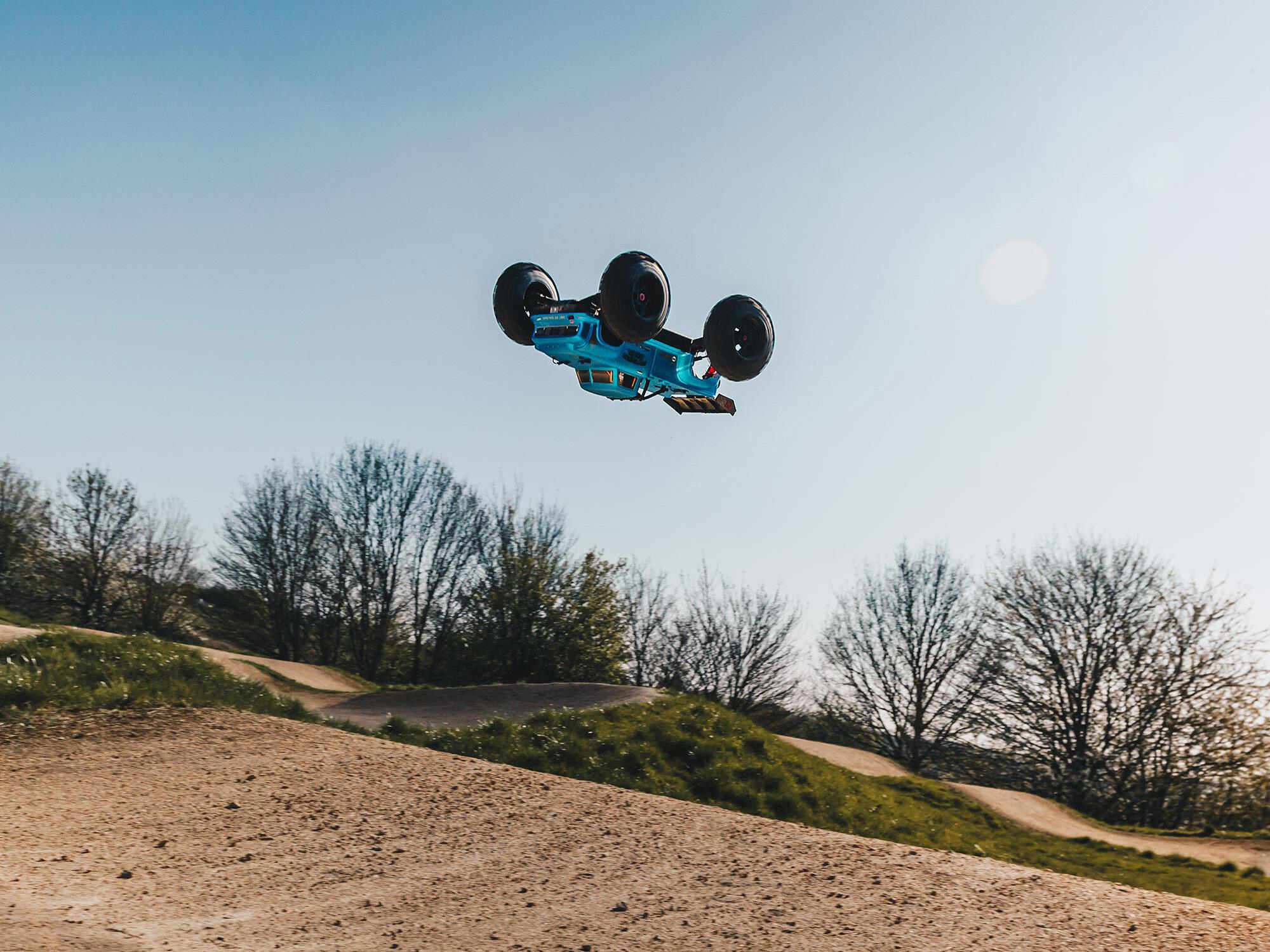 Arrma NOTORIOUS 6S V5 4WD BLX 1/8 RTR Blue