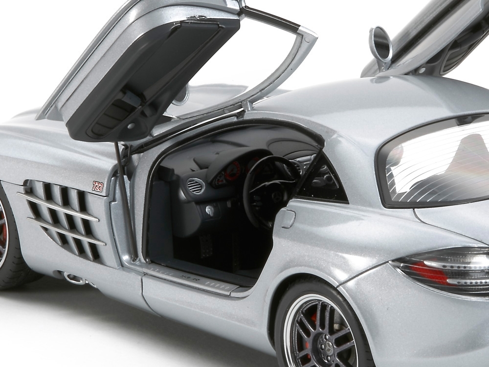 Tamiya 1/24 Mercedes-Benz SLR722 24317