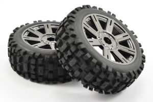 FASTRAX 1:8 ROCK BLOCK MOUNTED ON 8-SPOKE BLACK CHROME (PR)