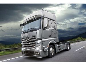 ITALERI 1/24 MERCEDES-BENZ ACTROS MP4 GIGASPACE MODEL KIT