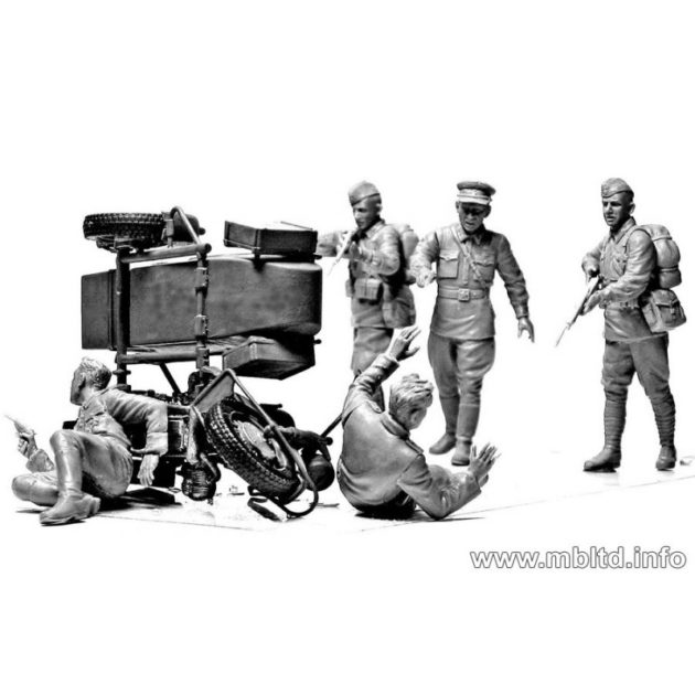 Masterbox 1/35 Accident Soviet & German Military 1941 # 3590