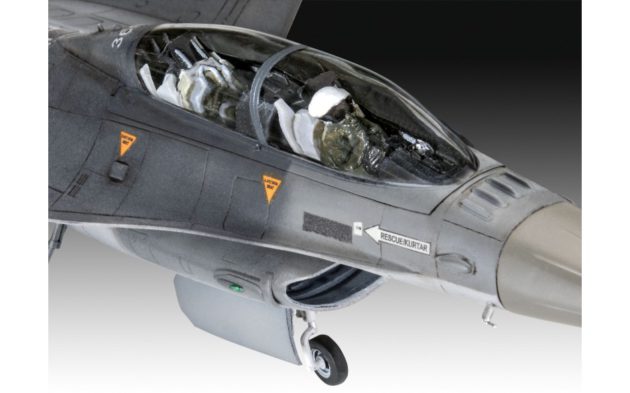 Revell Lockheed Martin F-16D 2014 Tigermeet 1/72 03844