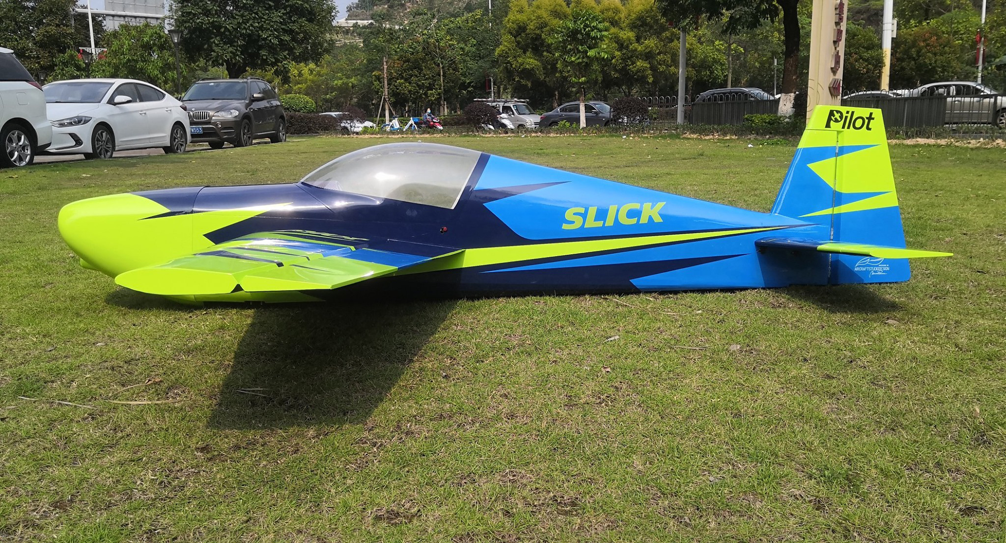 Pilot-RC Slick 103IN 02