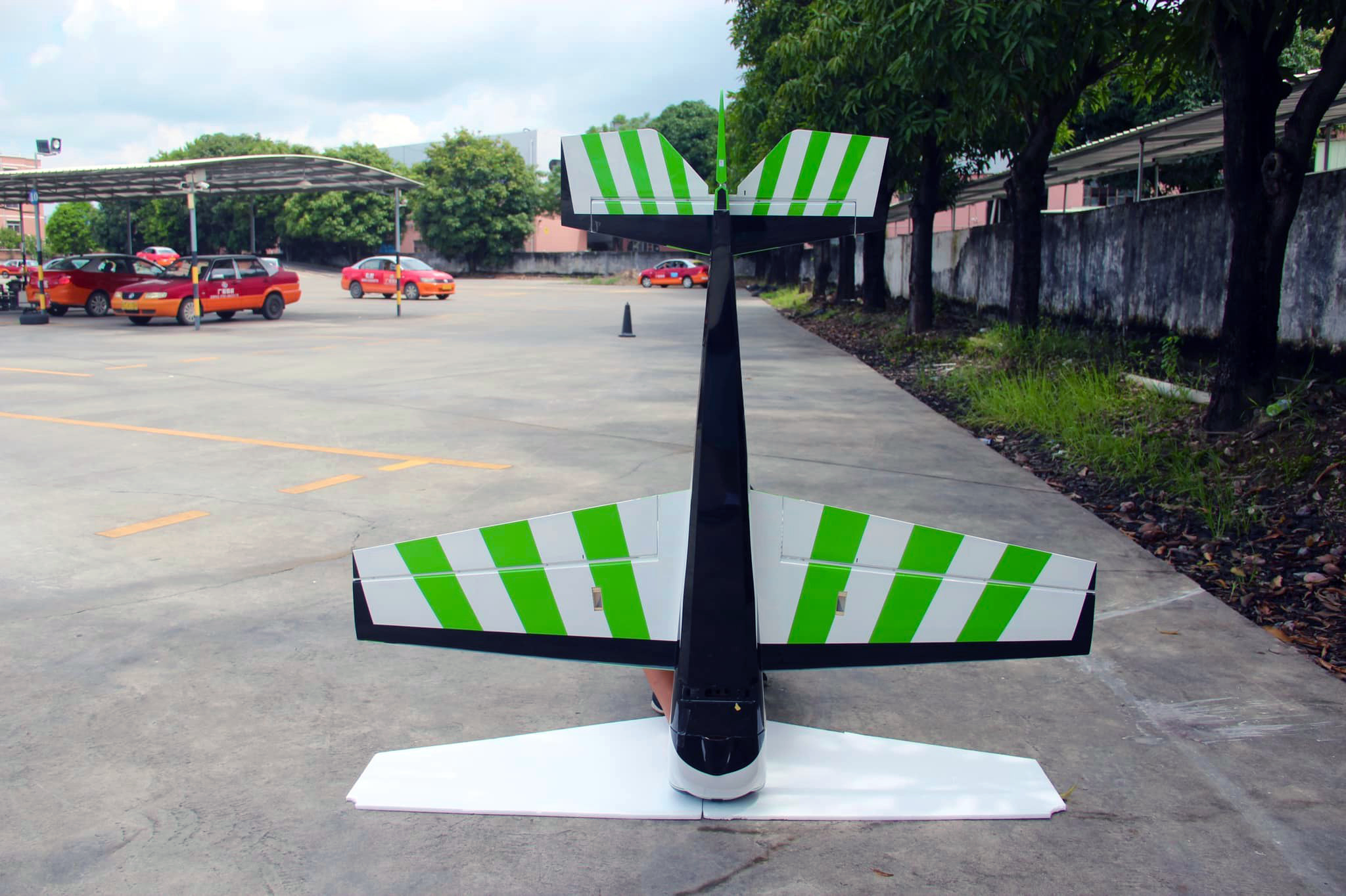 Pilot-RC Laser 67IN Green