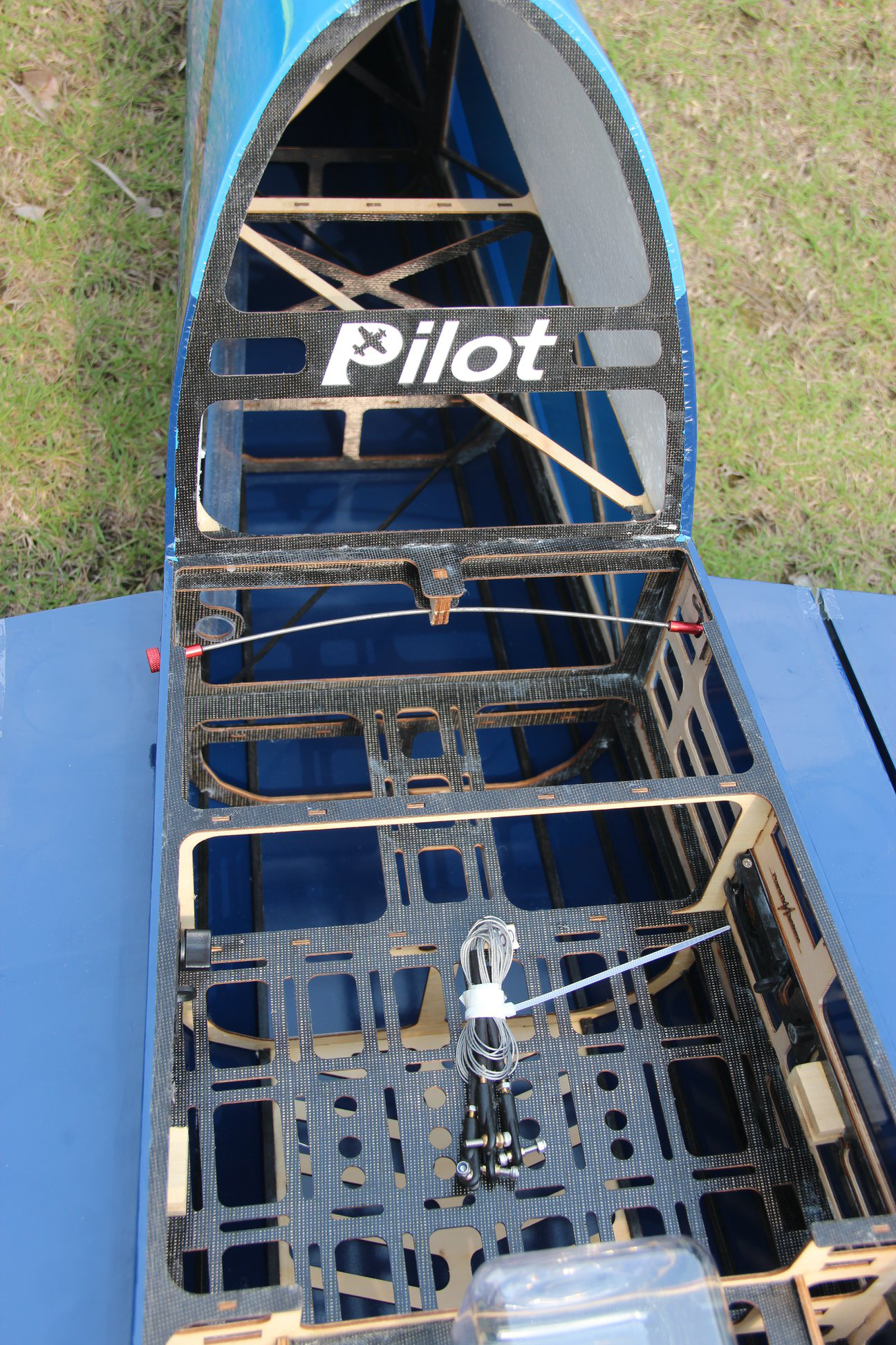 Pilot-RC Slick 103IN 02