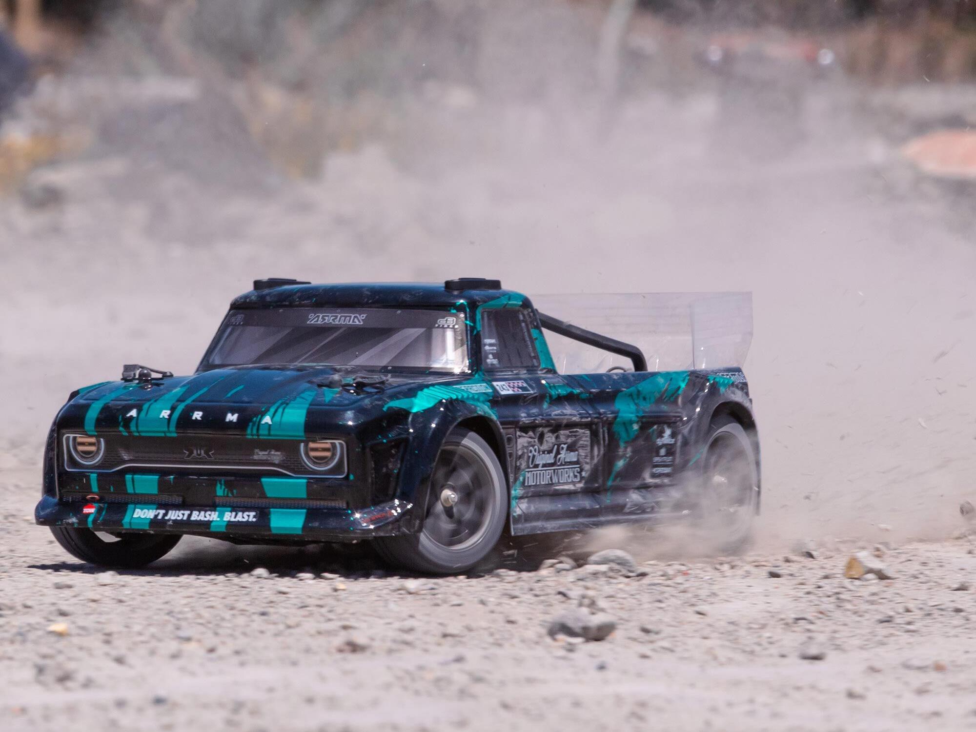 1/8 INFRACTION 3S 4X4 BLX Resto-Mod Truck RTR Black/Teal - Image 14