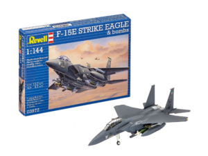 Revell F-15E STRIKE EAGLE & bombs 1:144 03972