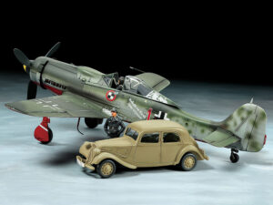 Tamiya Fw190 D-9 JV44 & 11CV 1/48 25213