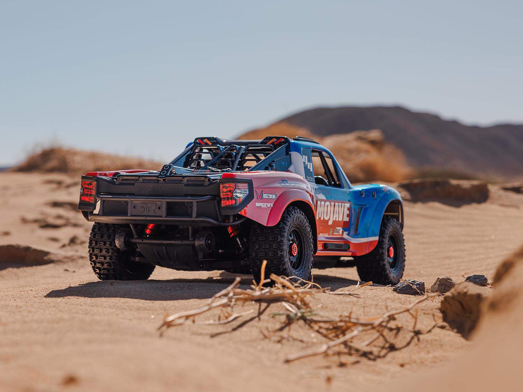 1/8 MOJAVE 4S 4X4 BLX DT (with Centre Diff) RTR Blue - Image 24