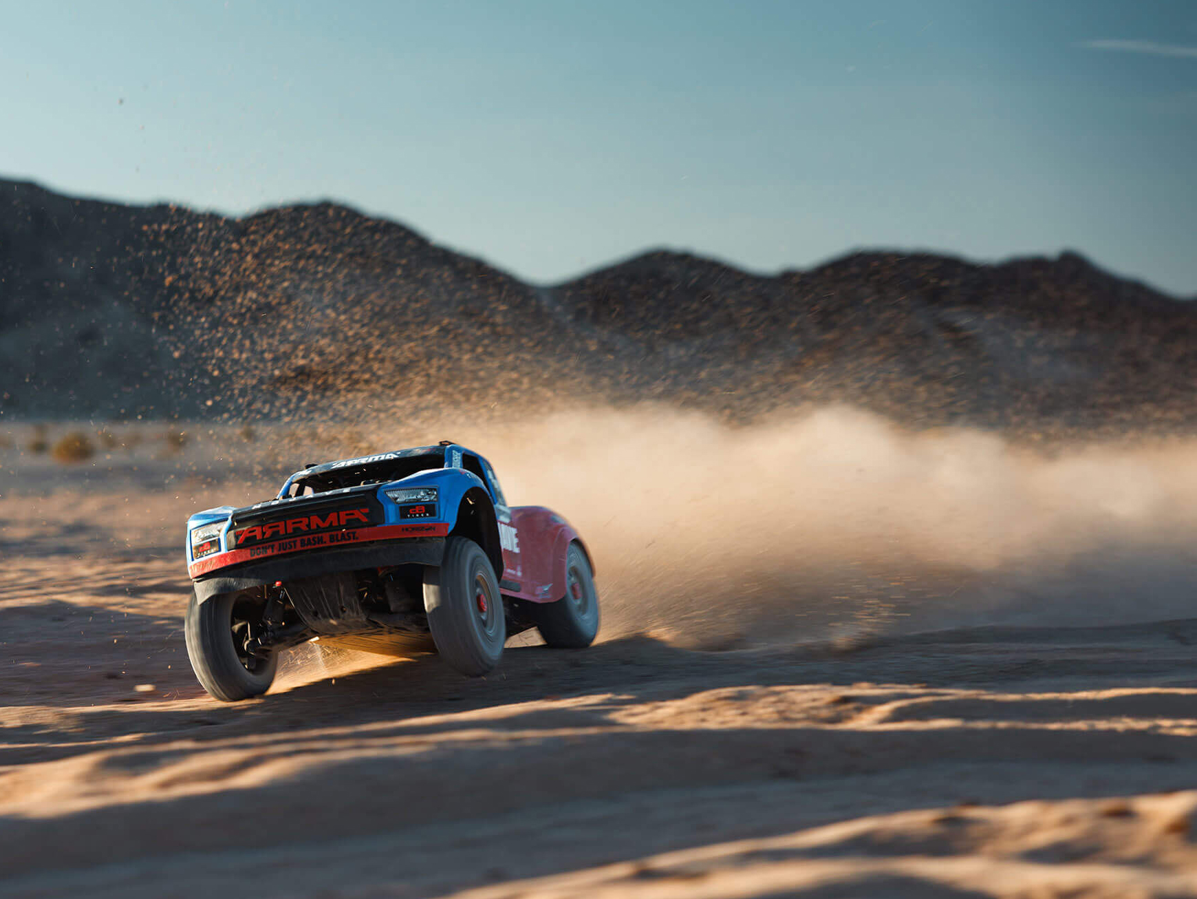 1/8 MOJAVE 4S 4X4 BLX DT (with Centre Diff) RTR Blue - Image 19