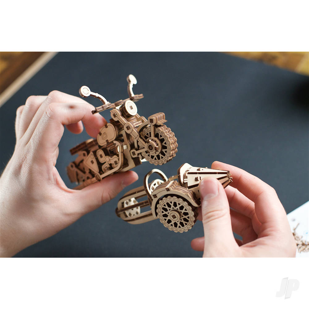 UGears Hagrid's Flying Motorbike UGR70212 - Image 9