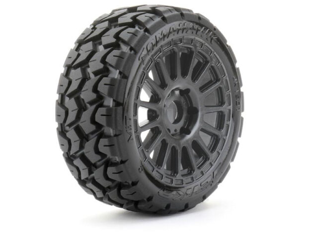 JetKo 1/8 Buggy Extreme Tyre Tomahawk Belted on Black Rim (2)