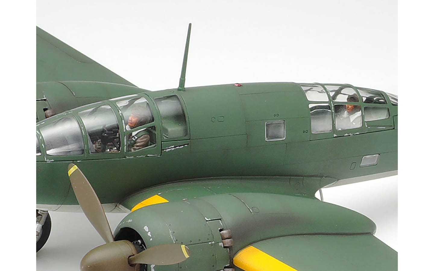 TAMIYA MITSUBISHI KI-46 III TYPE 100 & 4X4 LIGHT VEHICLE KUROGANE 1:48 25217