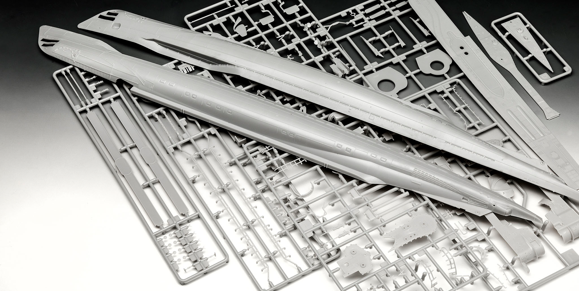 Revell German Submarine Type IX C-40 U190 1:144 05167 - Image 6