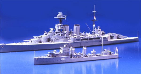 Tamiya Hood & E Class Destroyer 1/700 31806