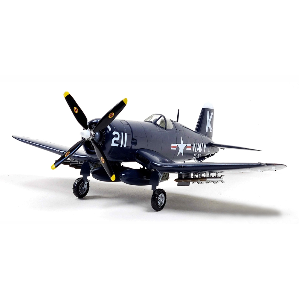 Academy US Navy F4U-4 Corsair Battle of Jangjin Reservoir 1/48 PKAY12353