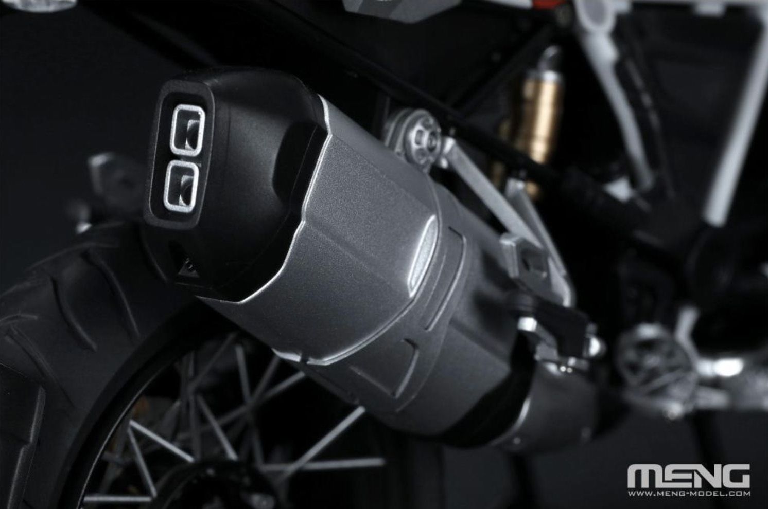 MENG 1/9 BMW R 1250 GS ADV (Pre-coloured Edition) MT-005S - Image 10