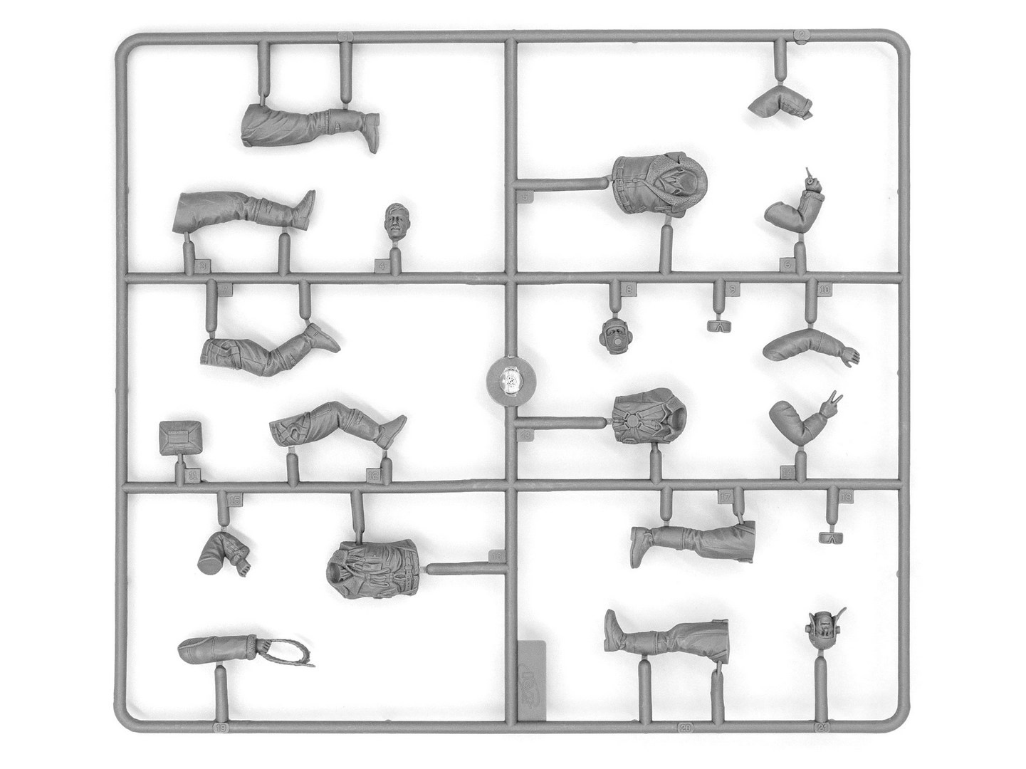 ICM 1/32 British Pilots (1939-1945) 3 Figures ICM32105 - Image 6