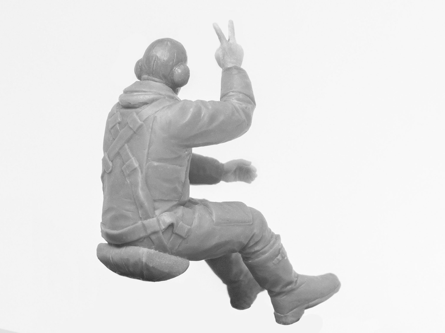 ICM 1/32 British Pilots (1939-1945) 3 Figures ICM32105 - Image 4