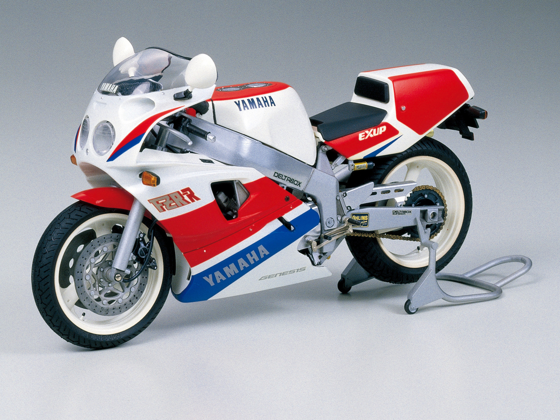 Tamiya Yamaha FZR750R Superbike (OW01) 1/12 14058 - Image 2