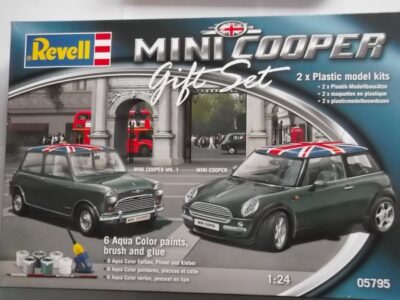 Revell 1/24 MINI COOPER Mk. 1 Gift Set 05795