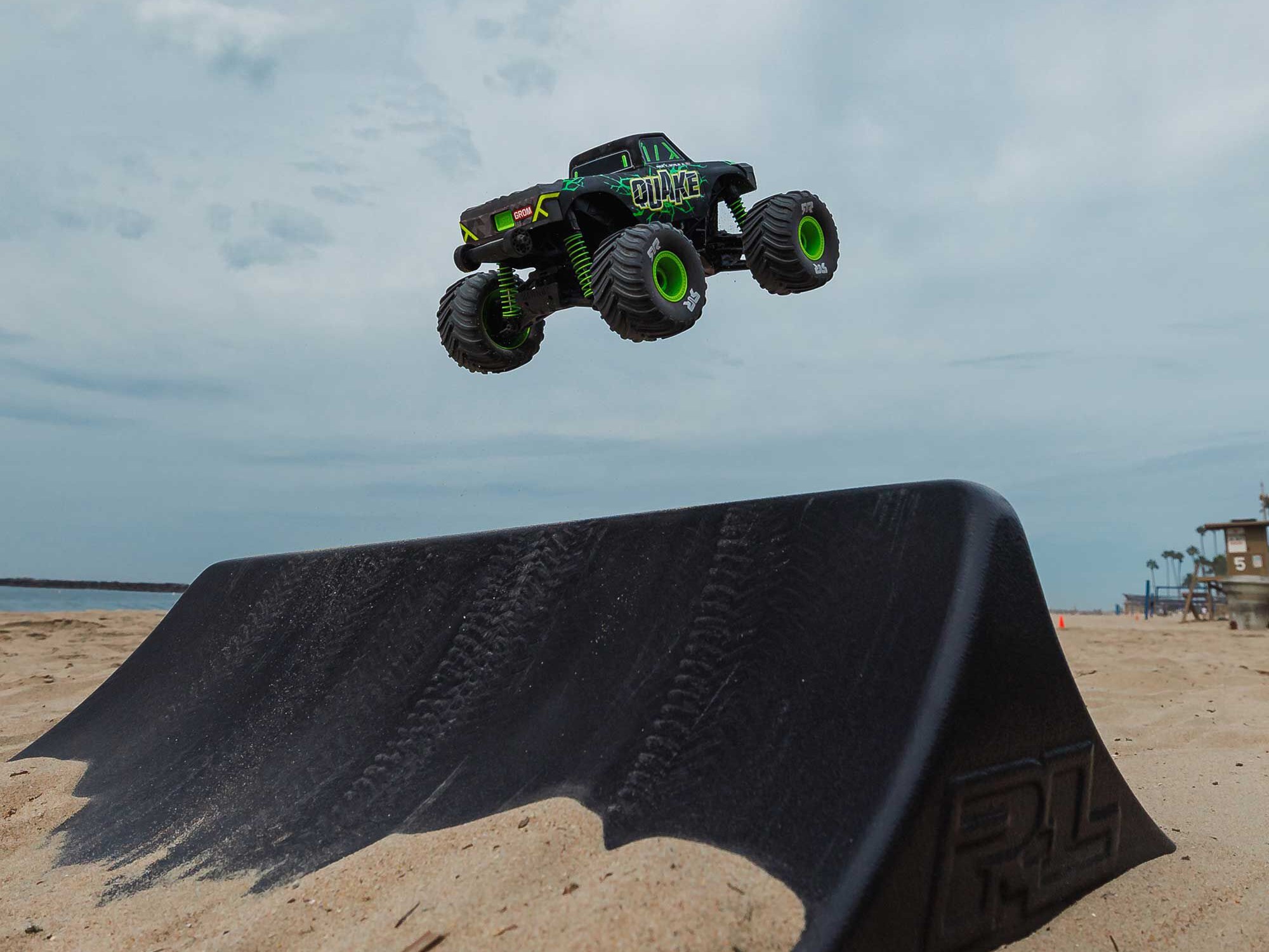 Arrma 1/16 QUAKE GROM 4X4 RTR Brushed Monster Truck (Battery and Charger Included) Green C-ARA2137T2 - Image 14