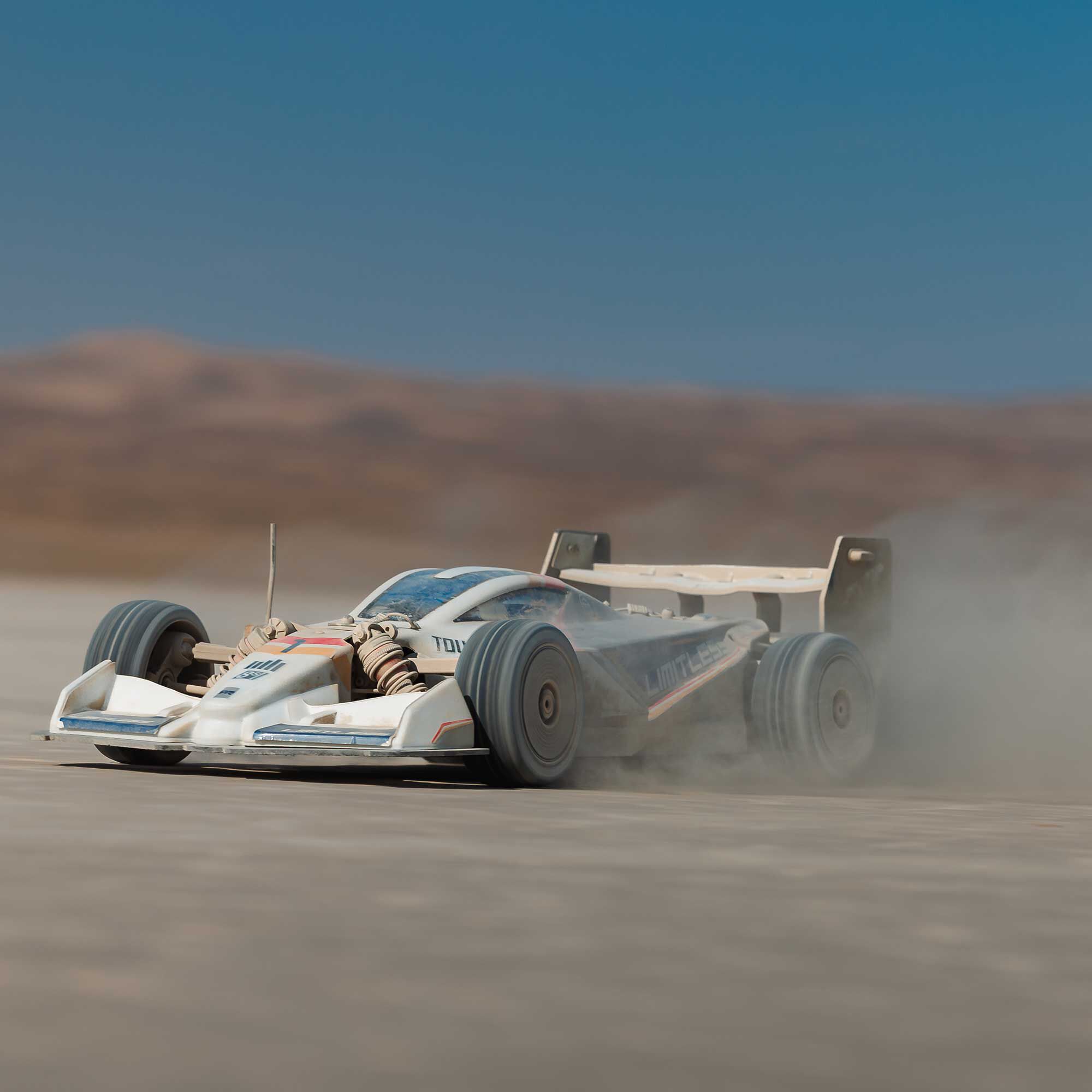 Arrma 1/7 LIMITLESS 8S AVC 4X4 RTR BLX Street Speed, White/Blue C-ARA7816T2 - Image 9